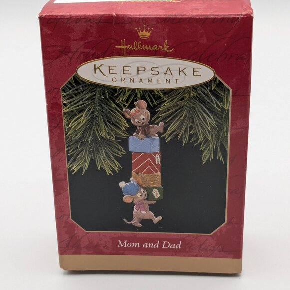 Hallmark Keepsake Mom and Dad 1997, Mice with Gifts Vintage Christmas Ornament - Picture 8 of 11